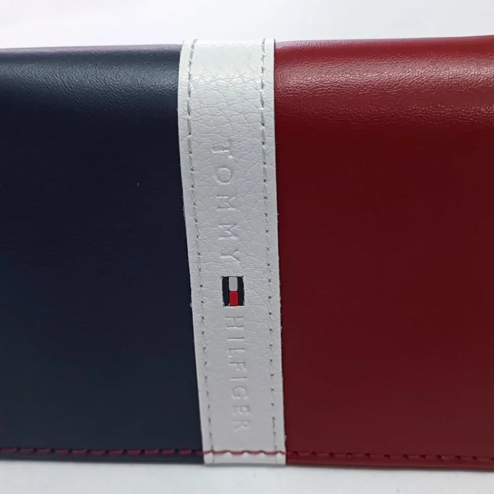 Tommy Hilfiger Men's Genuine Leather Slim Trifold Wallet with ID Window